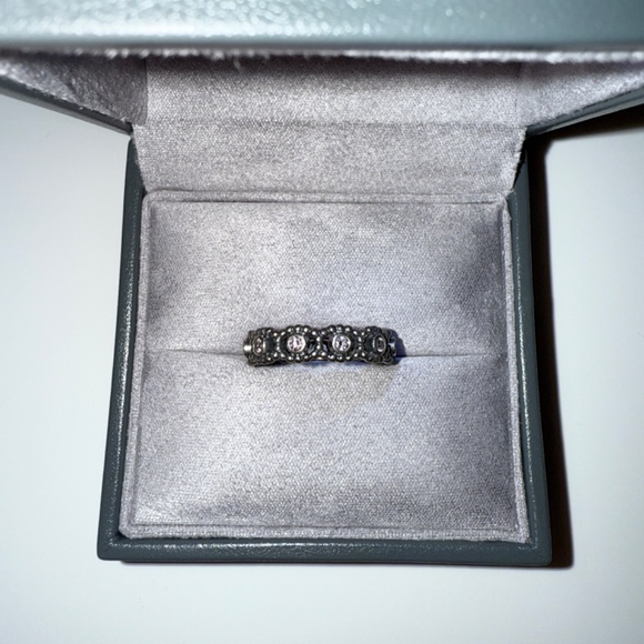 pandora her majesty stackable ring - Picture 2 of 4